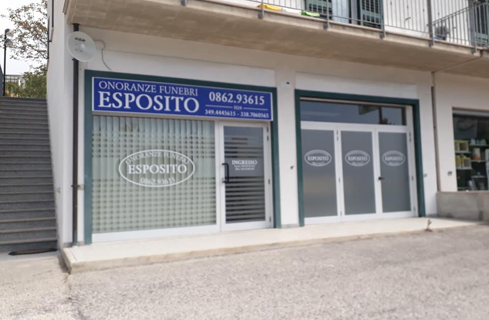 Ingresso delle onoranze funebri