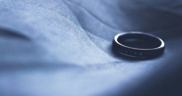 divorce lawyer