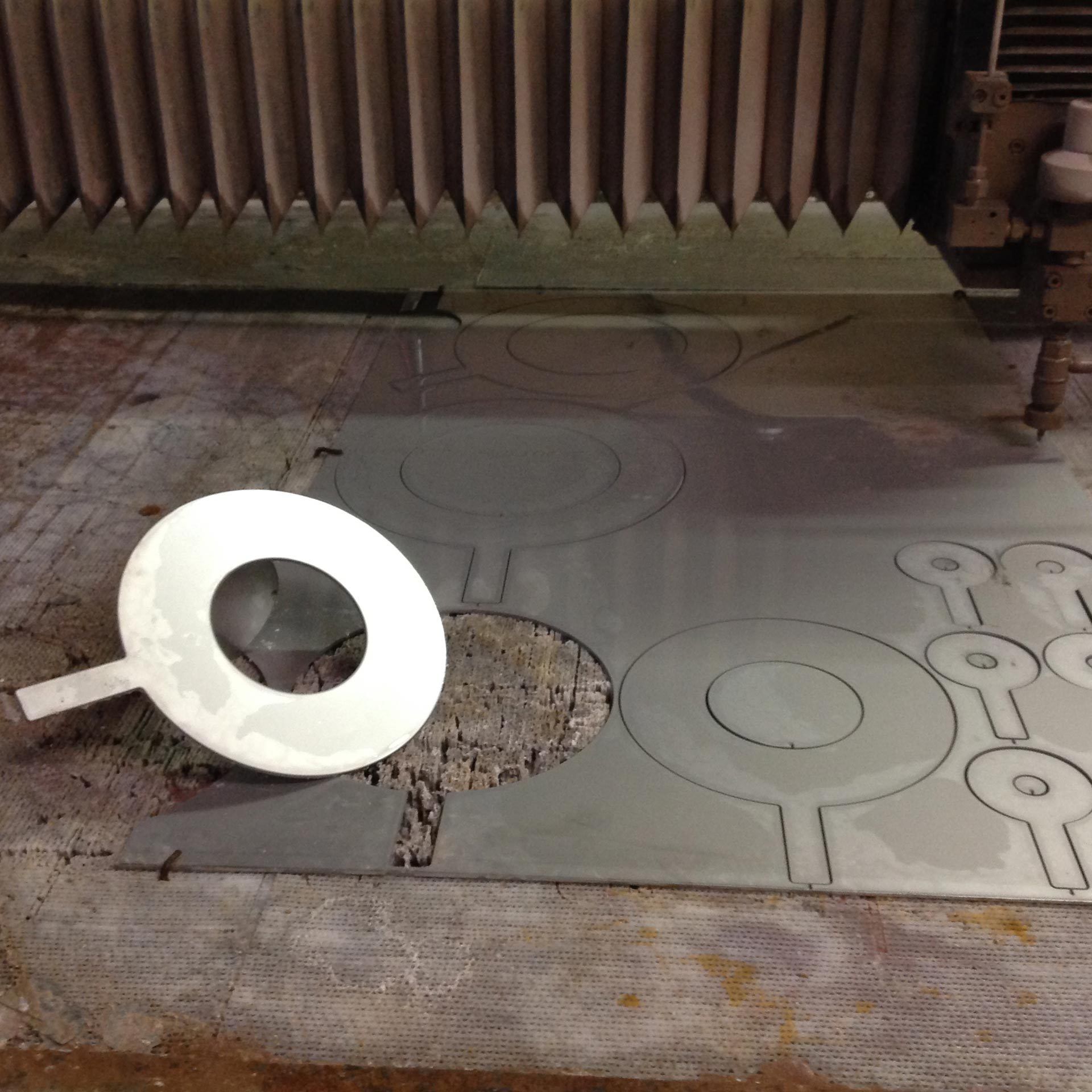 Custom Gaskets & Water Jet Cutting in Midland, TX | Gasket Service Inc.