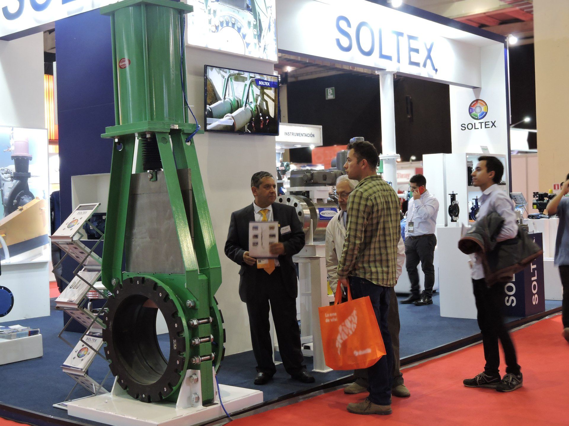 Clarkson en el stand de Soltex en Expomin 2018