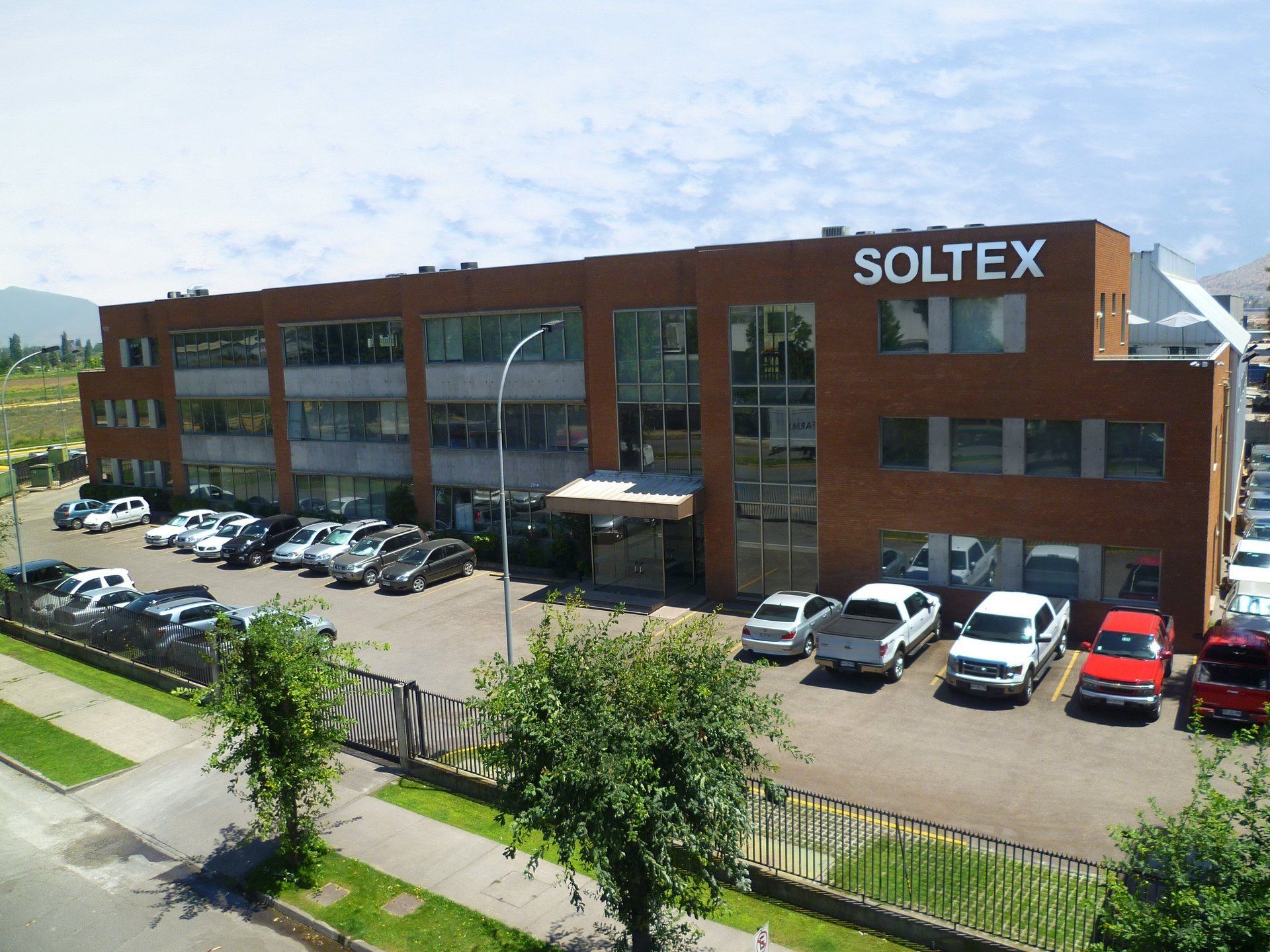Soltex Casa Matriz Víctor Uribe 2260, Quilicura, Santiago, Chile.