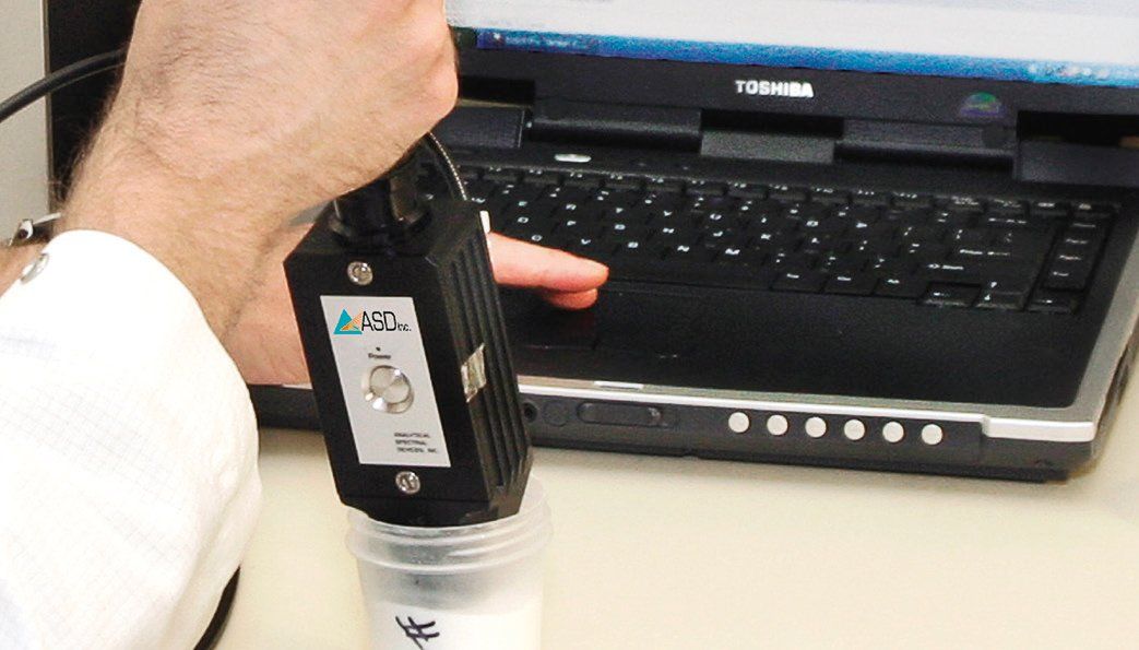 Tecnología para análisis de materias primas con V-NIR en laboratorio