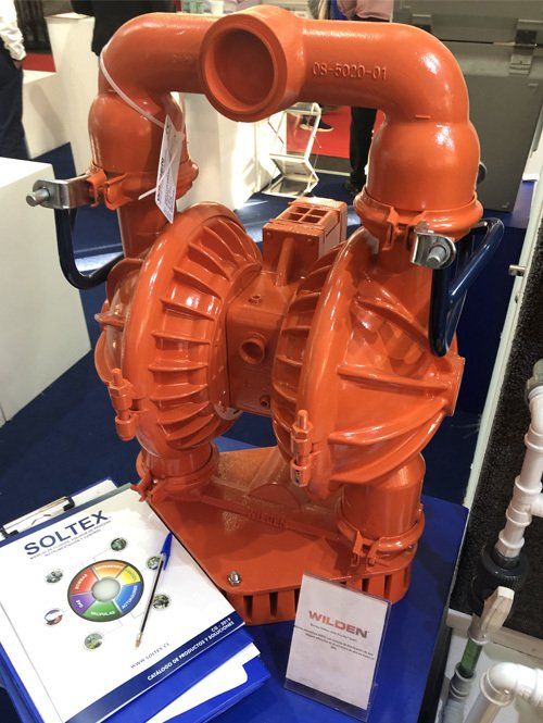 Bombas Wilden en stand Soltex Exponor 2019