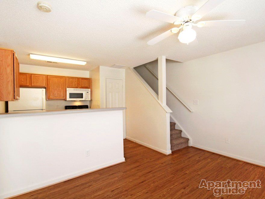 Kitchen and Dining area at Suites at Port Warwick