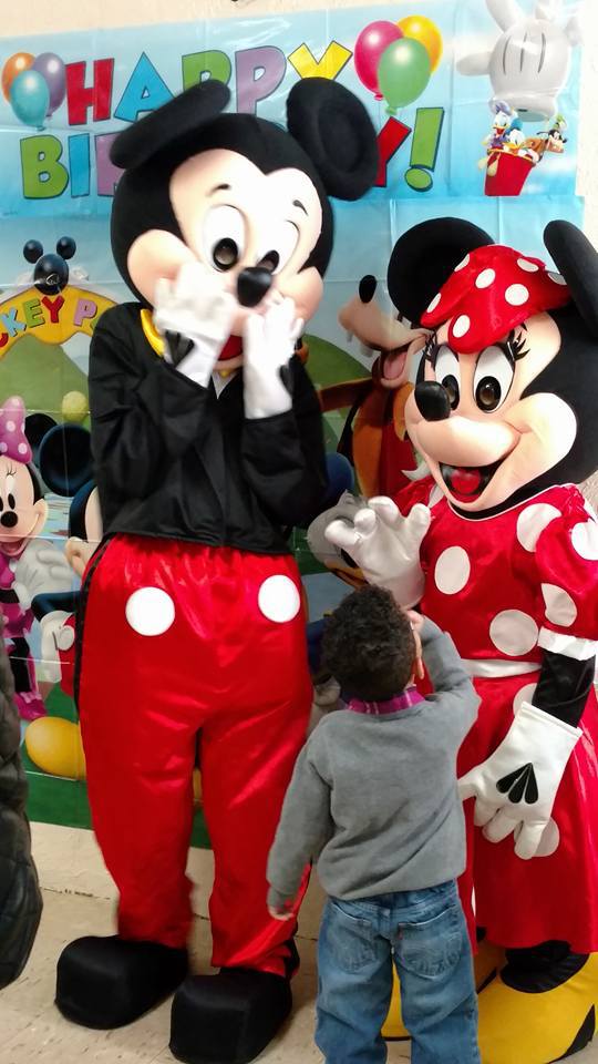 2 Adorable mouse Characters mickey and minnie mouse impersonators