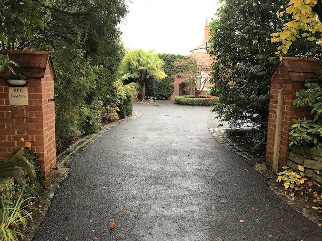 A Cheshire Paving Company tarmac driveway in Wilmslow, Cheshire