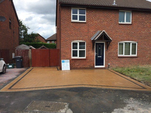 A block pave driveway in Huntington, Chester