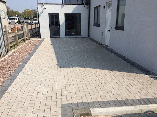 Paved courtyard, Winsford