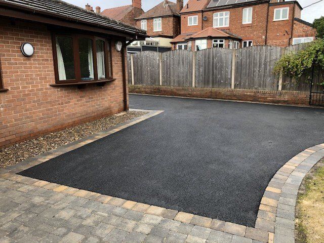 Driveway specialists Cheshire Paving Company