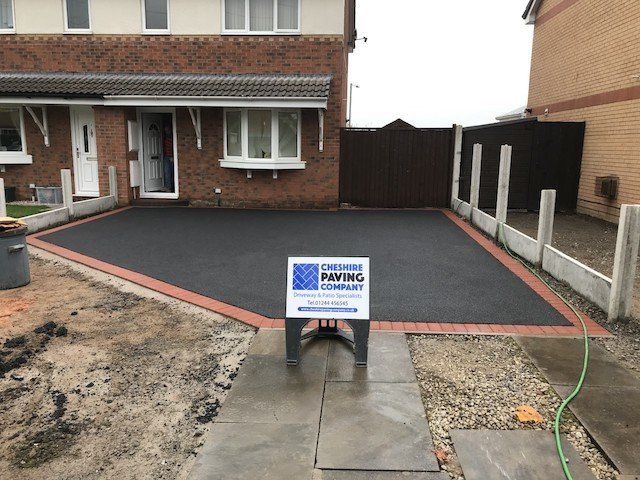 Tarmac driveway by Cheshire Paving Company Knutsford