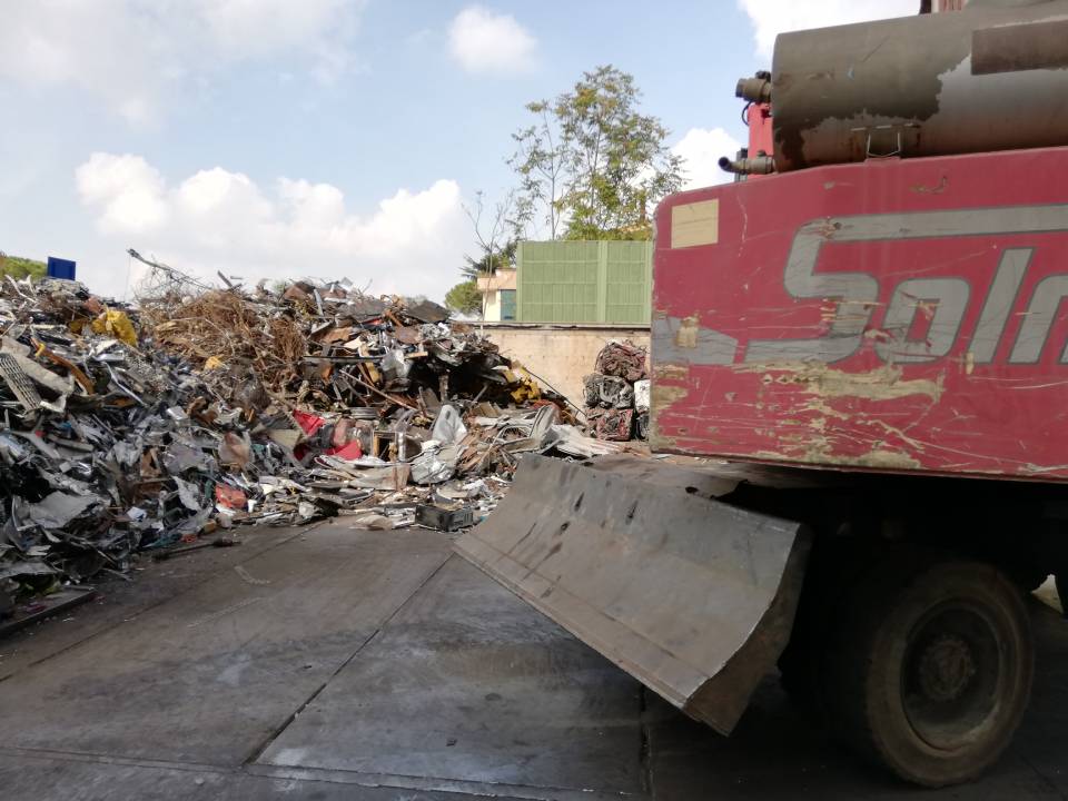 Camion per smaltire