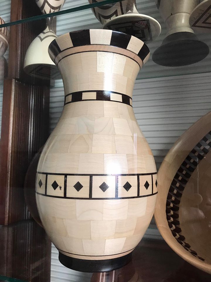 Vaso in legno