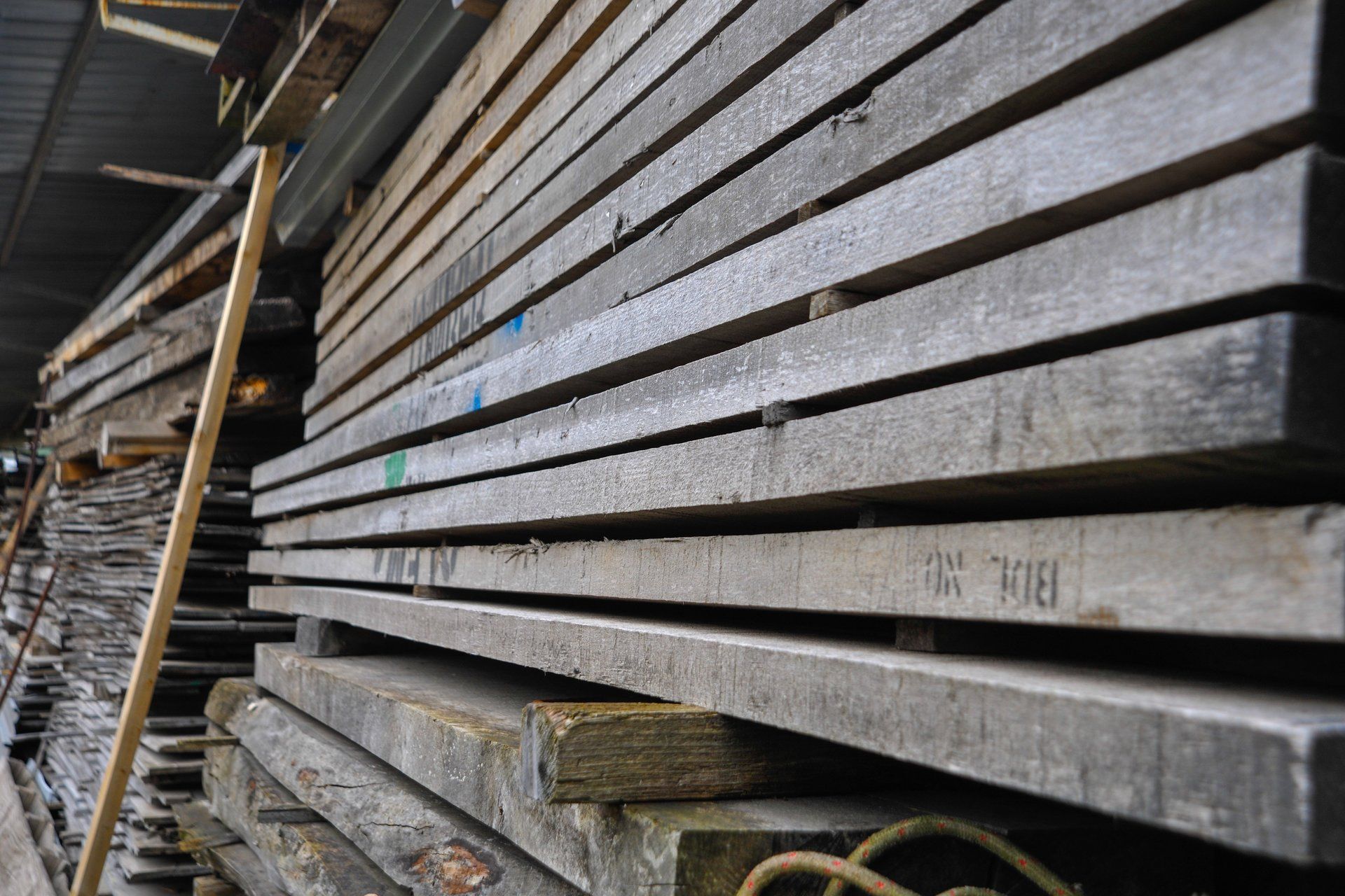 Deposito legno falegnameria