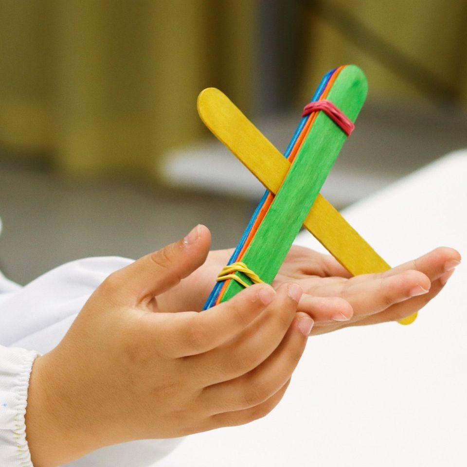 kids learning science and STEM through art
