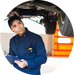 varsity mechanical services man with checklist