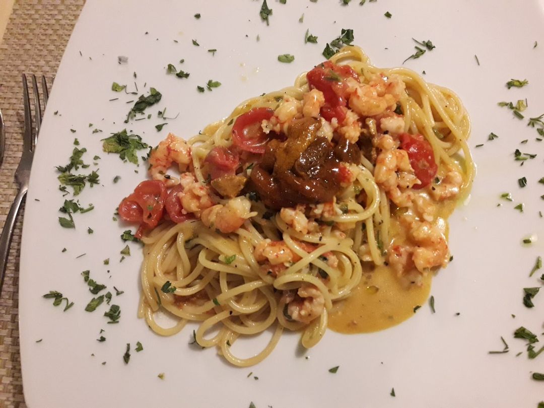 Pasta con pesce fresco