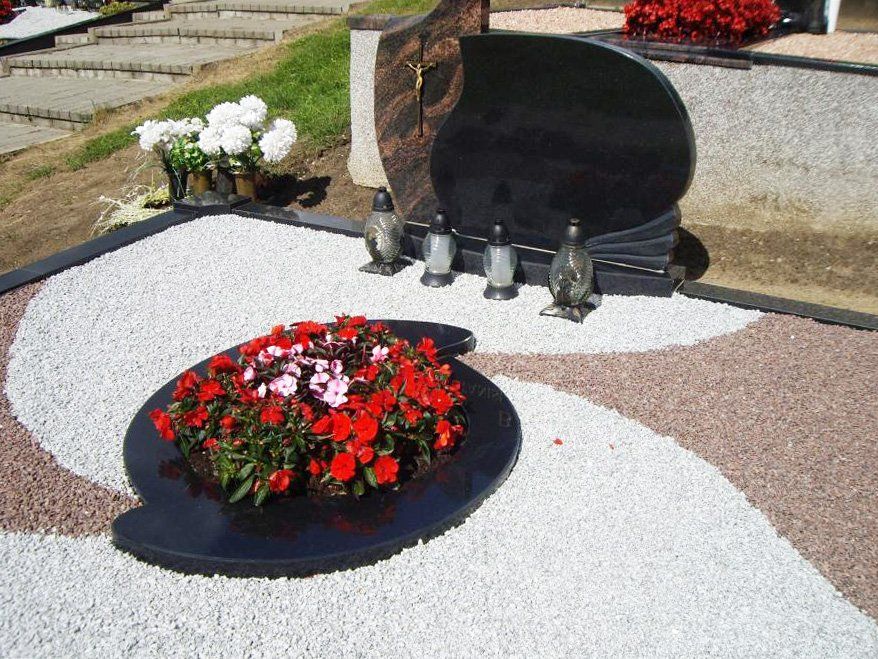 Antkapiai gėlynams
