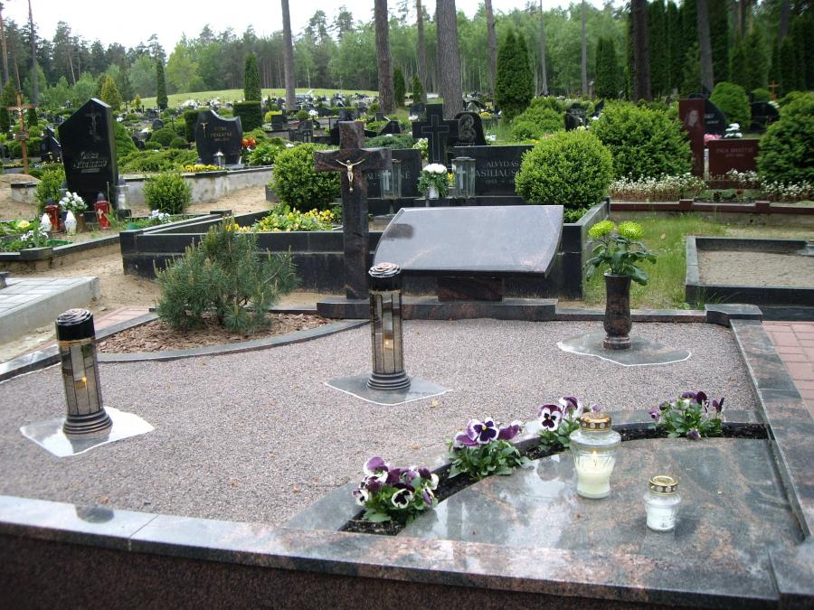 Antkapiai gėlynams