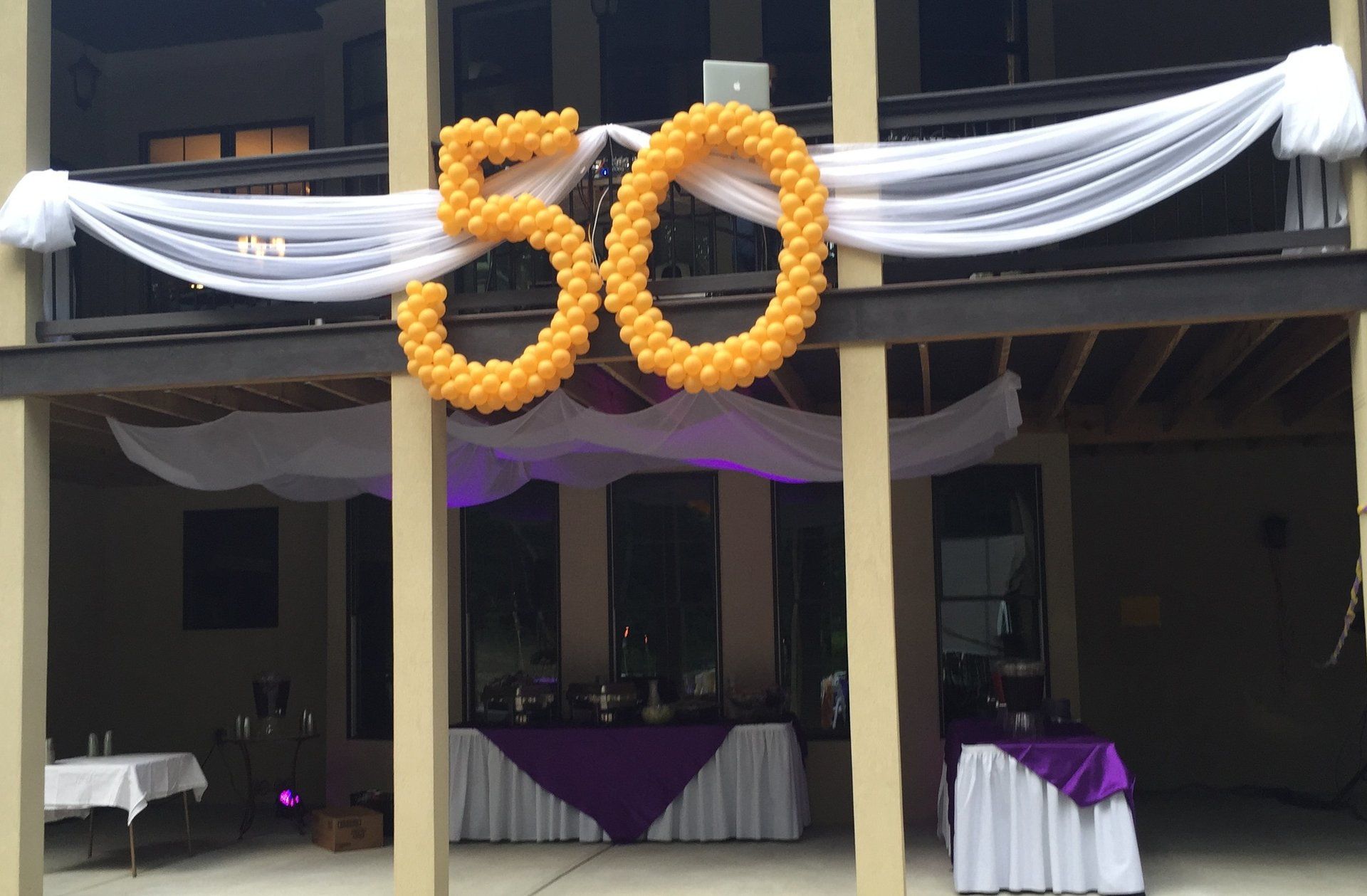 A 50th party with an elegant design and a large 