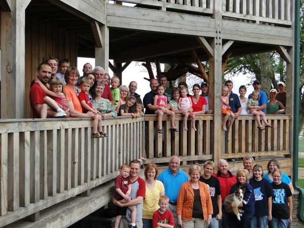 Family Reunion At Hole N The Wall