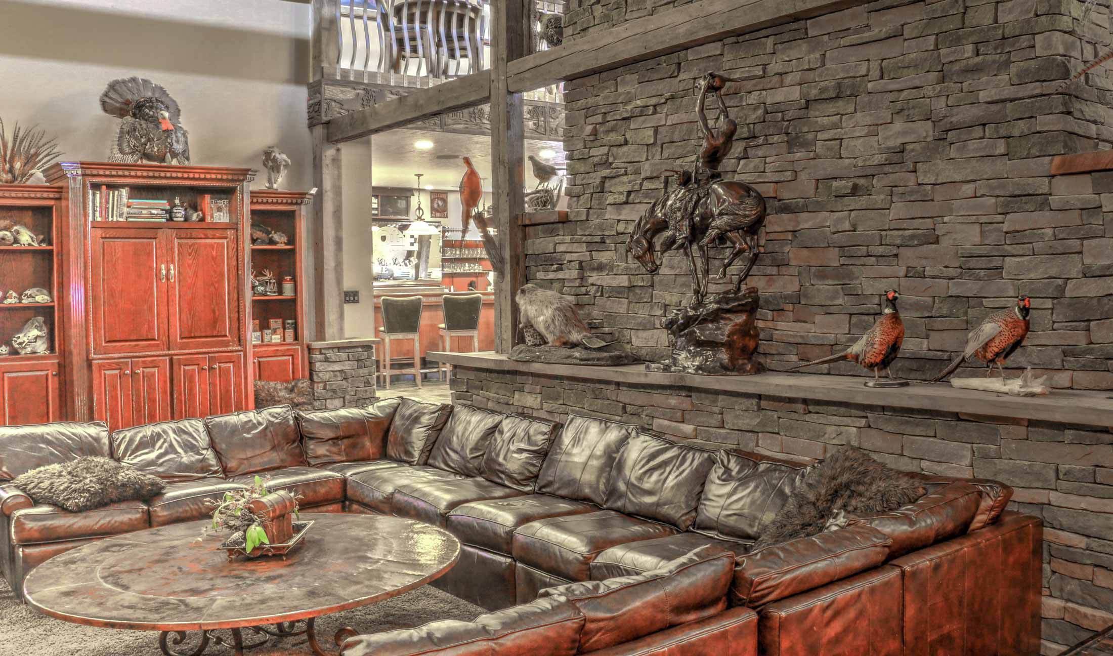Hole N' The Wall Lodge Meeting Area