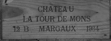 Een kist Chateau La Tour de Mons