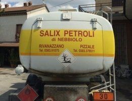 Camion combustibile