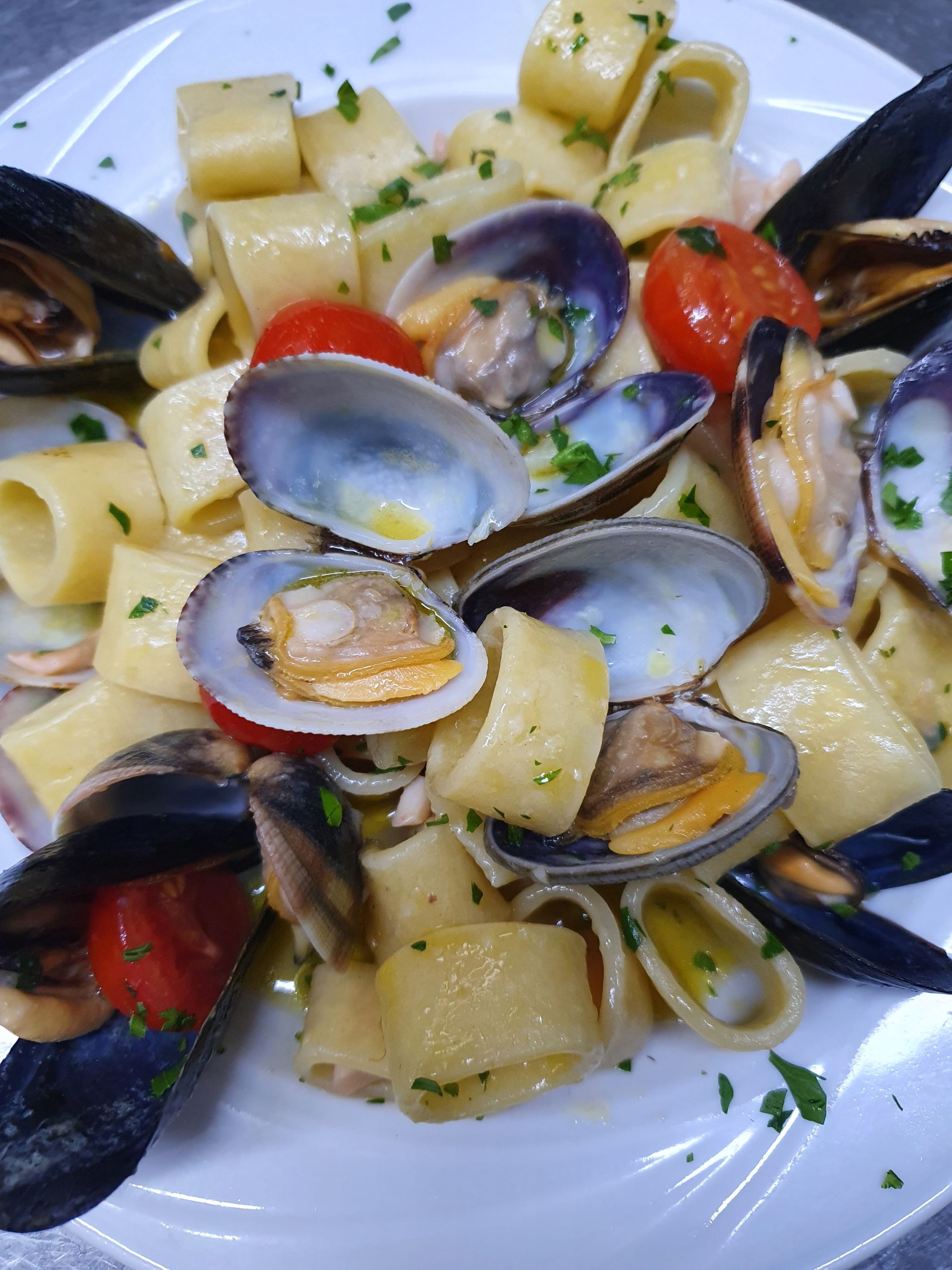 calamarata con vongole e cozze