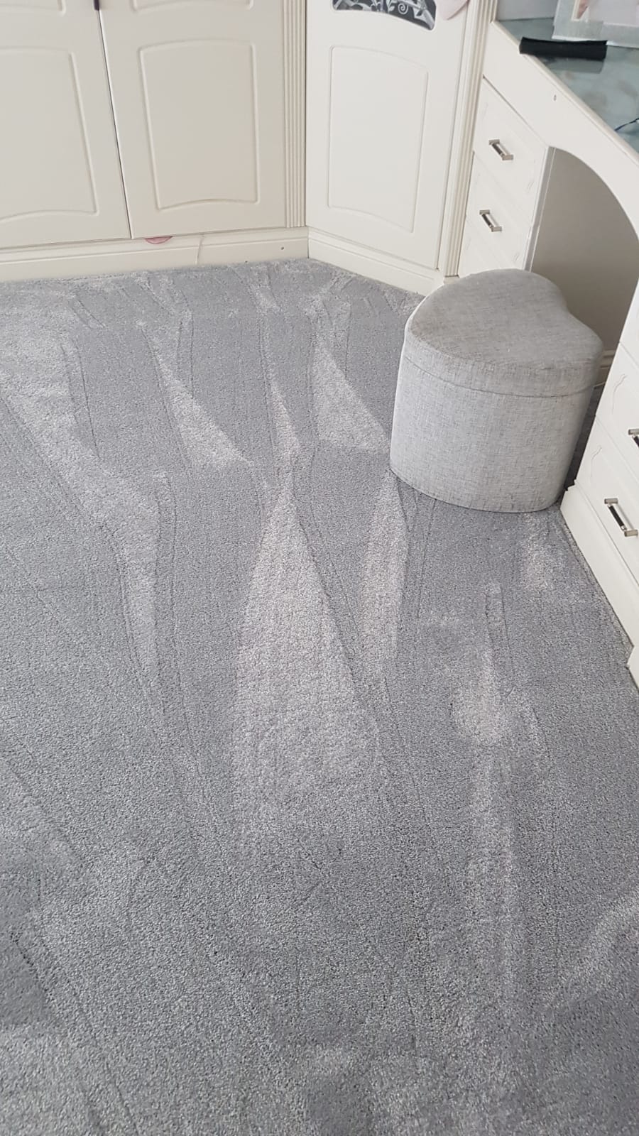 Luxury soft saxony carpet silver grey looks expensive