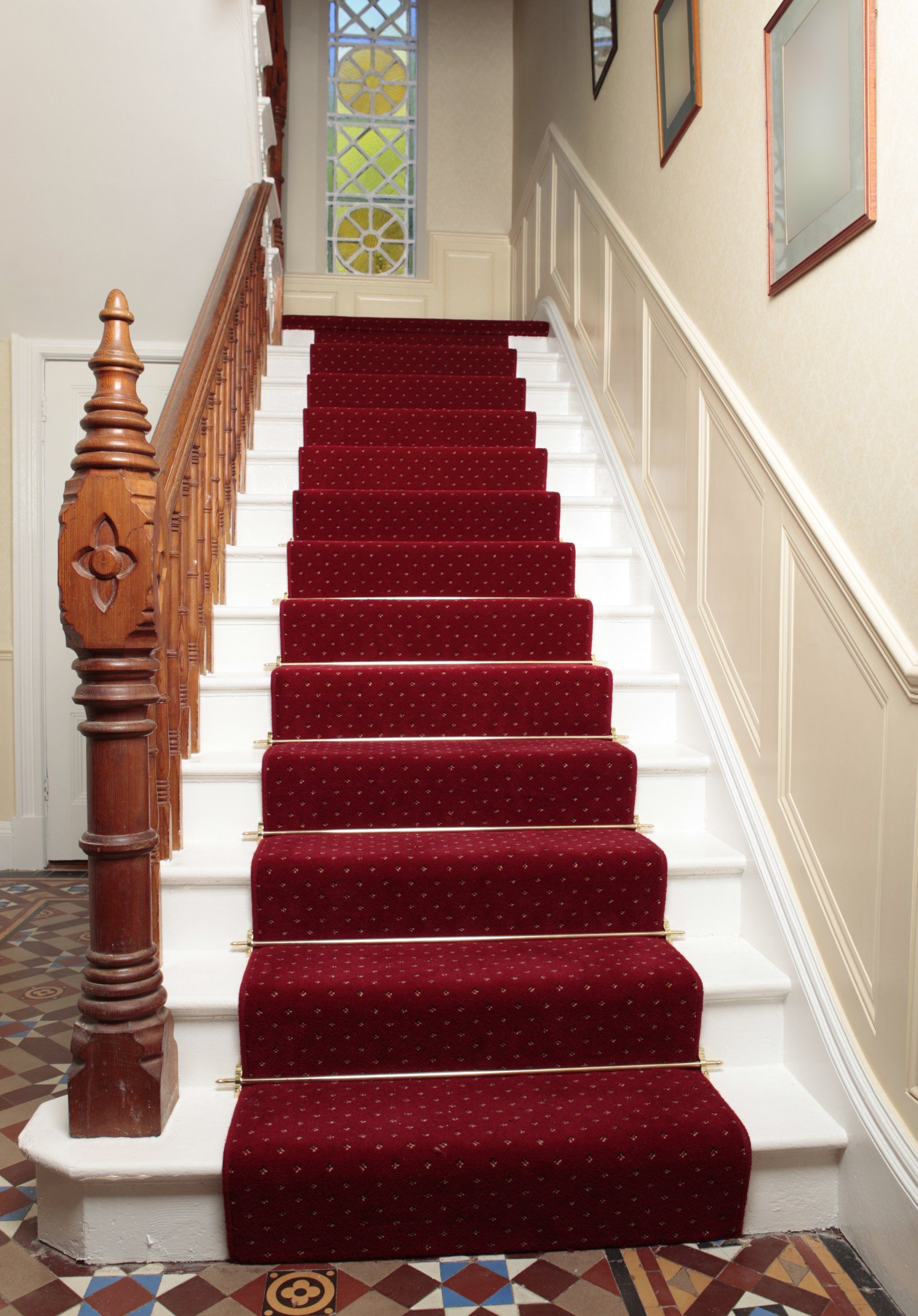 red-carpet-ideas-for-stairs-landing-hallway-stair-runners