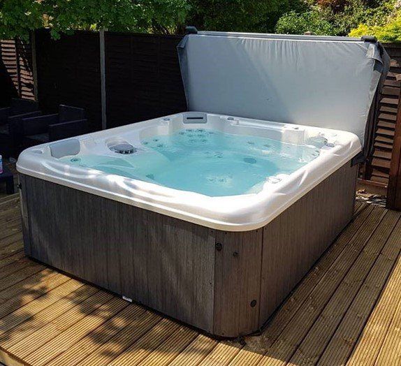 South Seas 965L DX South Seas Spas 965L DX