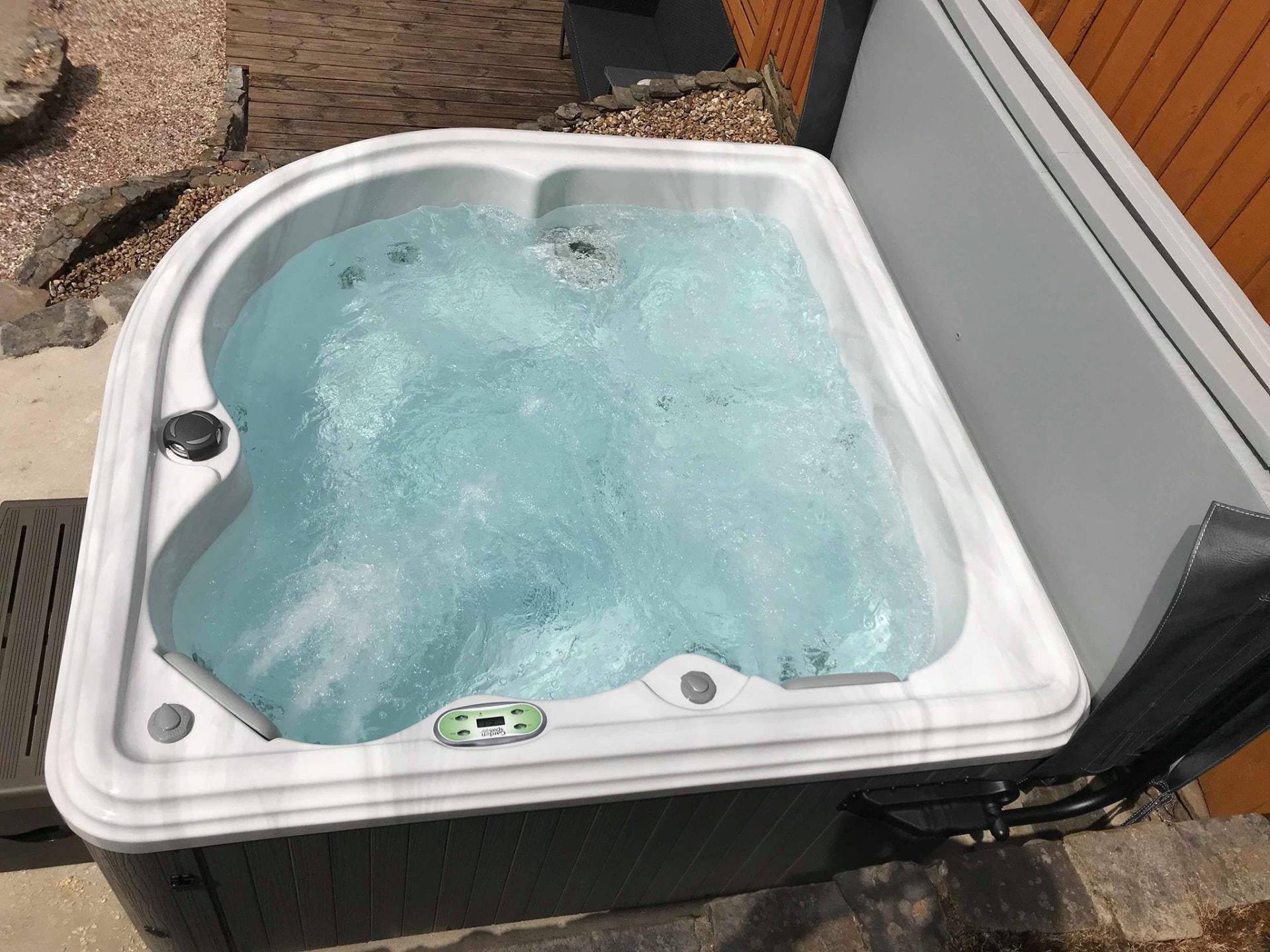 Garden Spas Camellia Overhead view of the Artesian Spa Camellia hot tub from Hot tub Haven in surreyii Special Edition