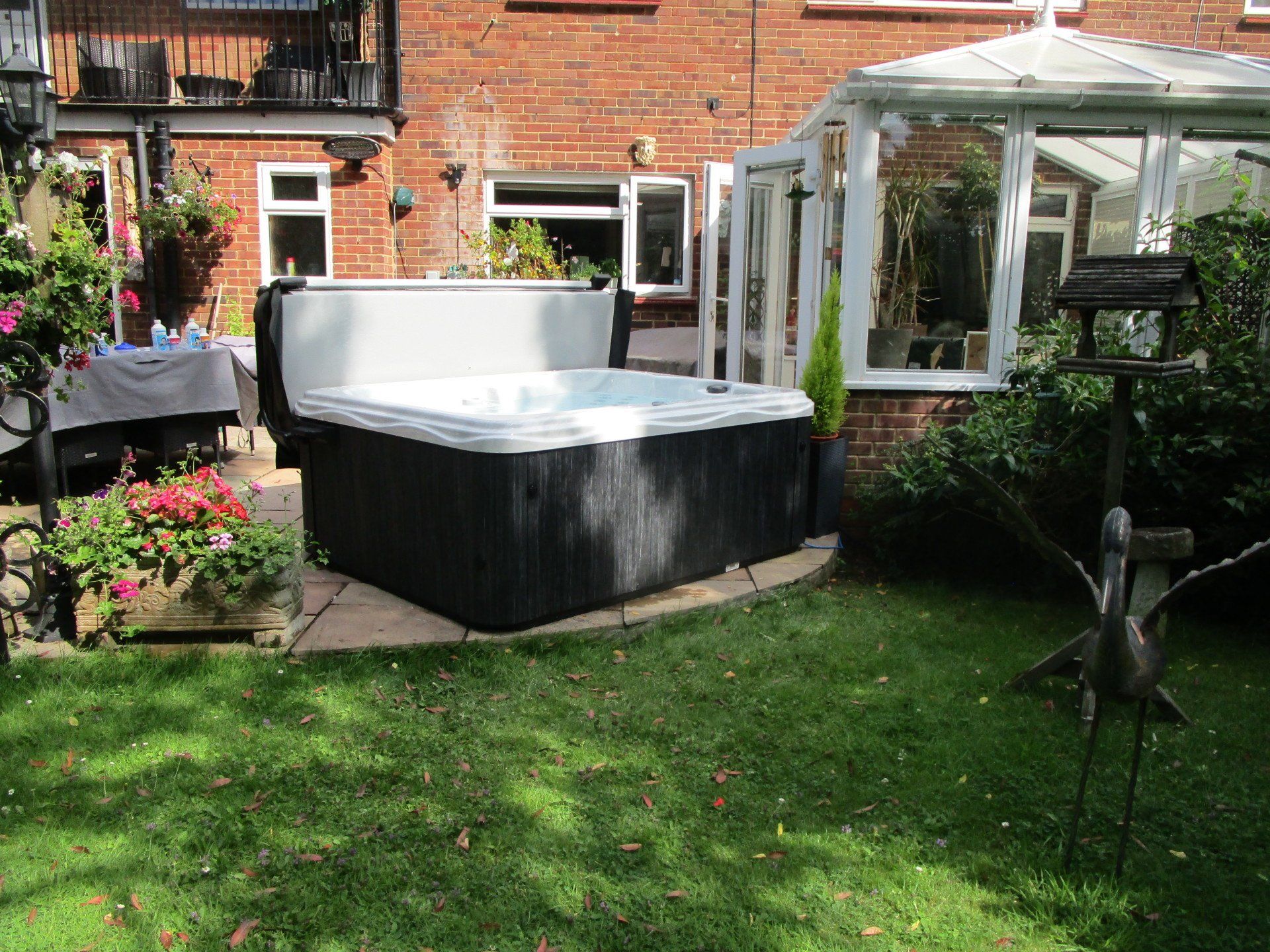 Full description of the Artesian spas Iris hot tub