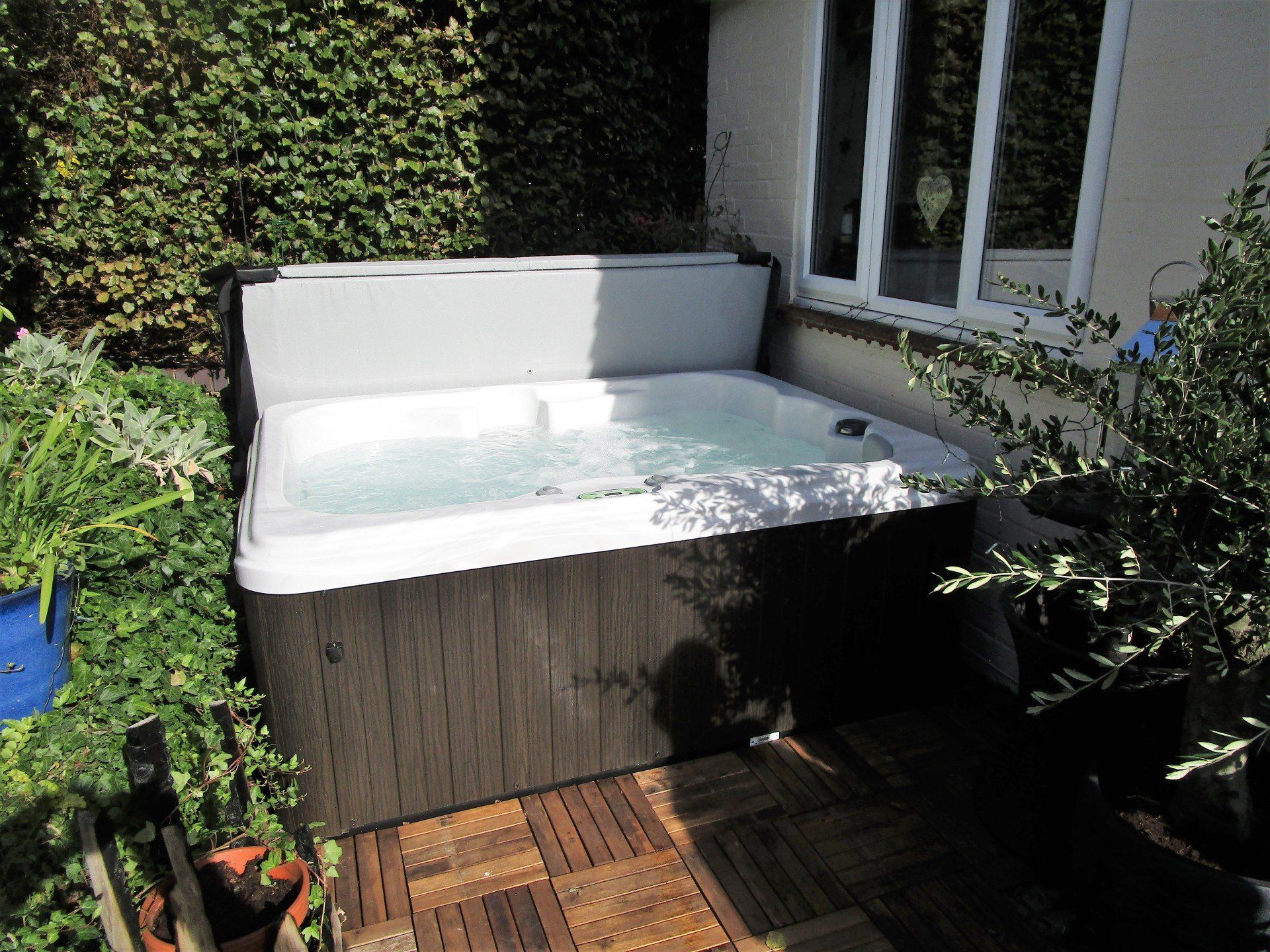Artesian Spas Garden Spas Iris Hot Tub Haven Surrey