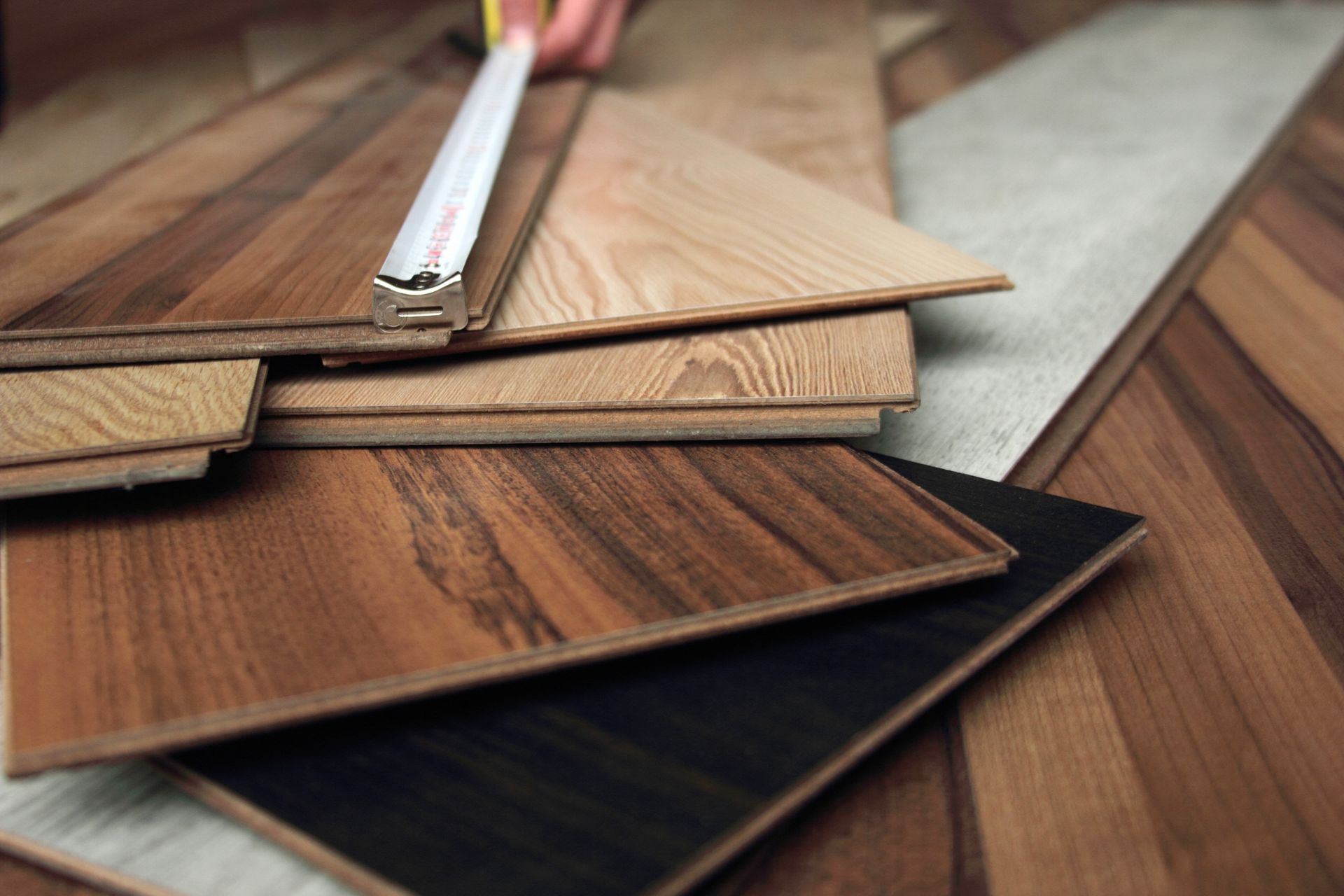 Measuring hardwood floor pannels
