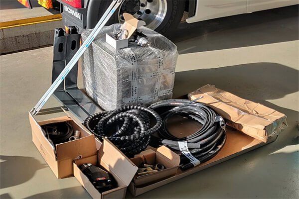 Hidraulikas komplekts vilcējam, wet kit, комплект гидравлики для тягача,
hidraulika vilcējam, hidraulikas bāka, hidrosūknis, plunžersūknis, virzuļsūknis, vārsts, tipping valve, filtri hidraulikai, kompresors vilcējam.

