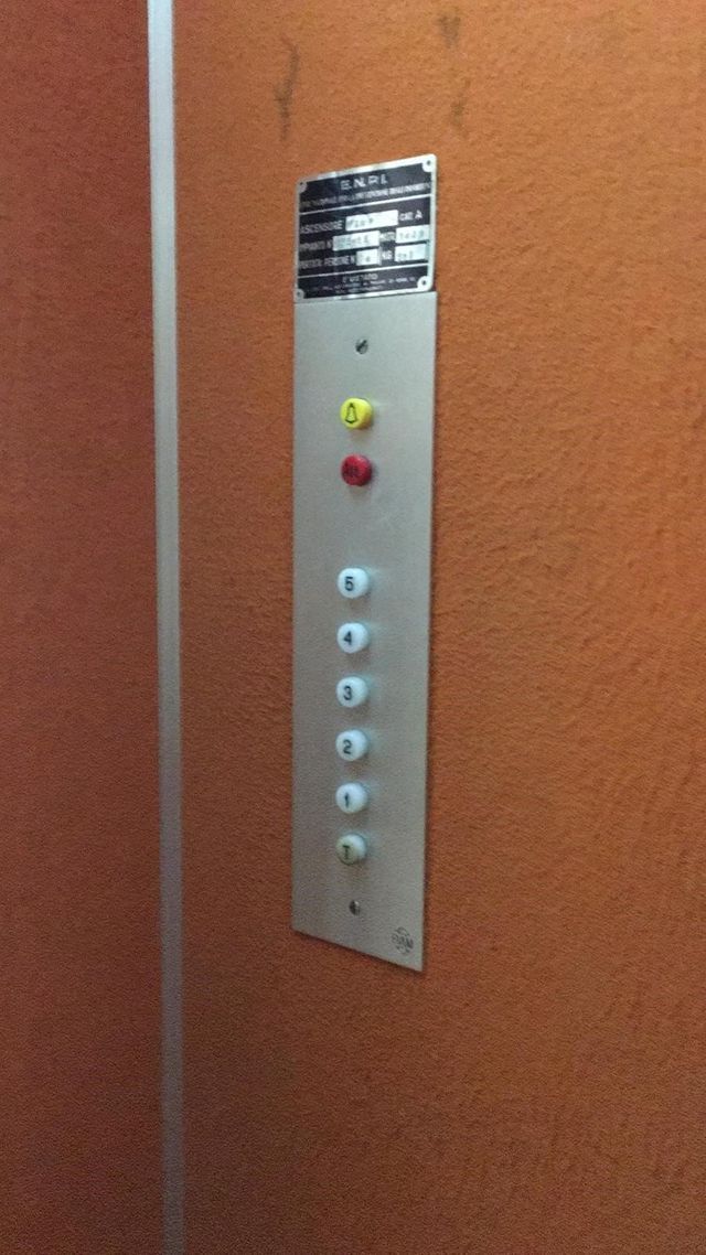 pulsantiera ascensore
