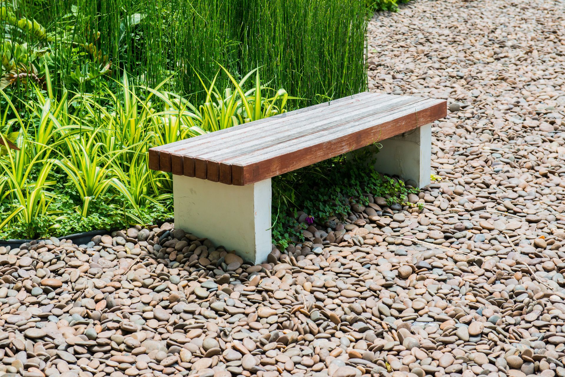 wooden bench