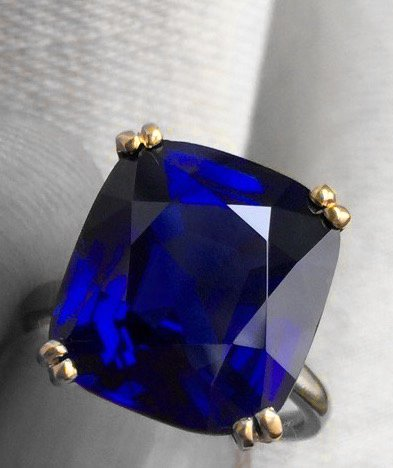 Opal and diamond ring