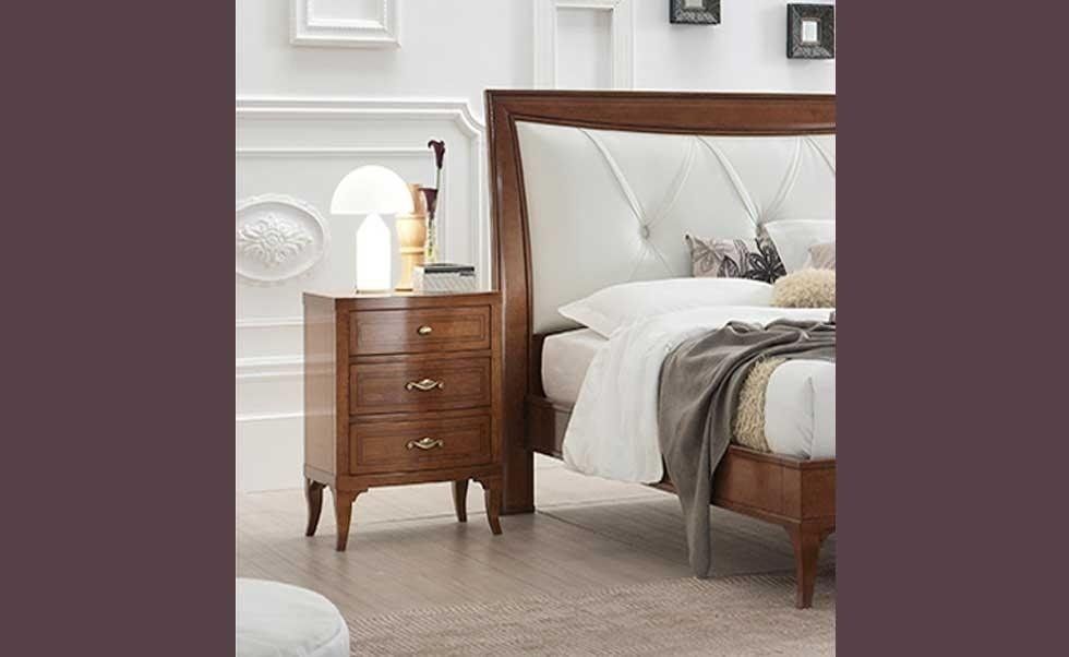 letto e comò in stile classico
