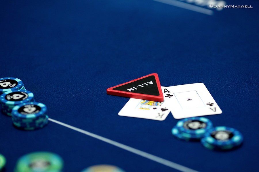 membayar poker