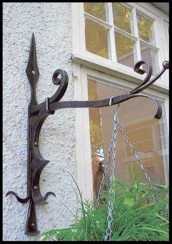 Forged hanging basket bracket,1.5ft x 1.5ft.