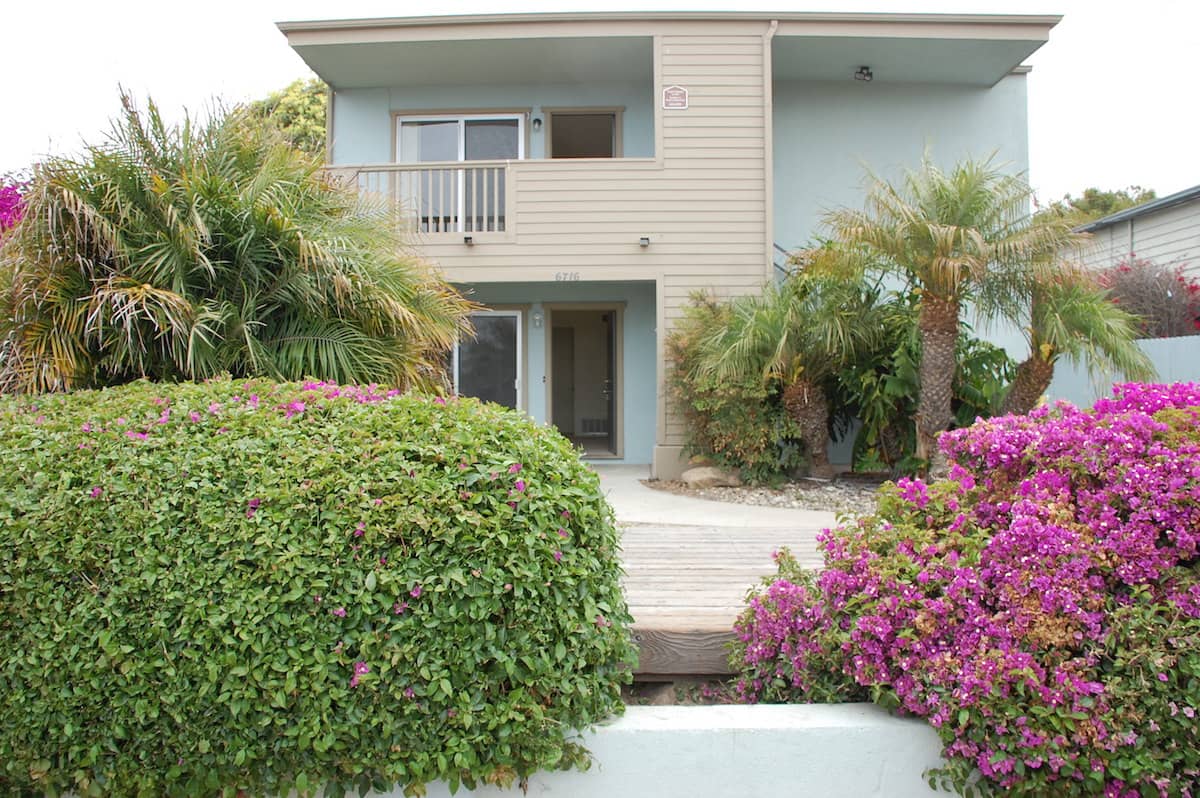 Duplex | 3 Bedroom & 2 Bath