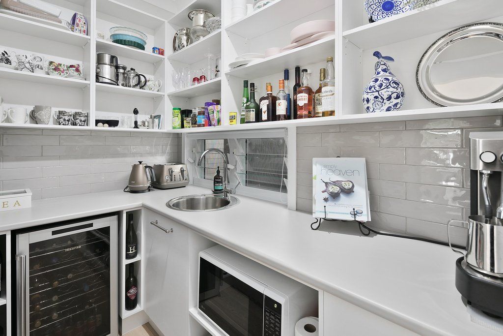 kitchen & pantry