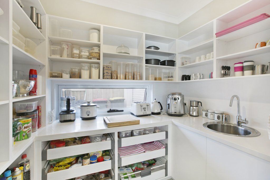 kitchen & pantry