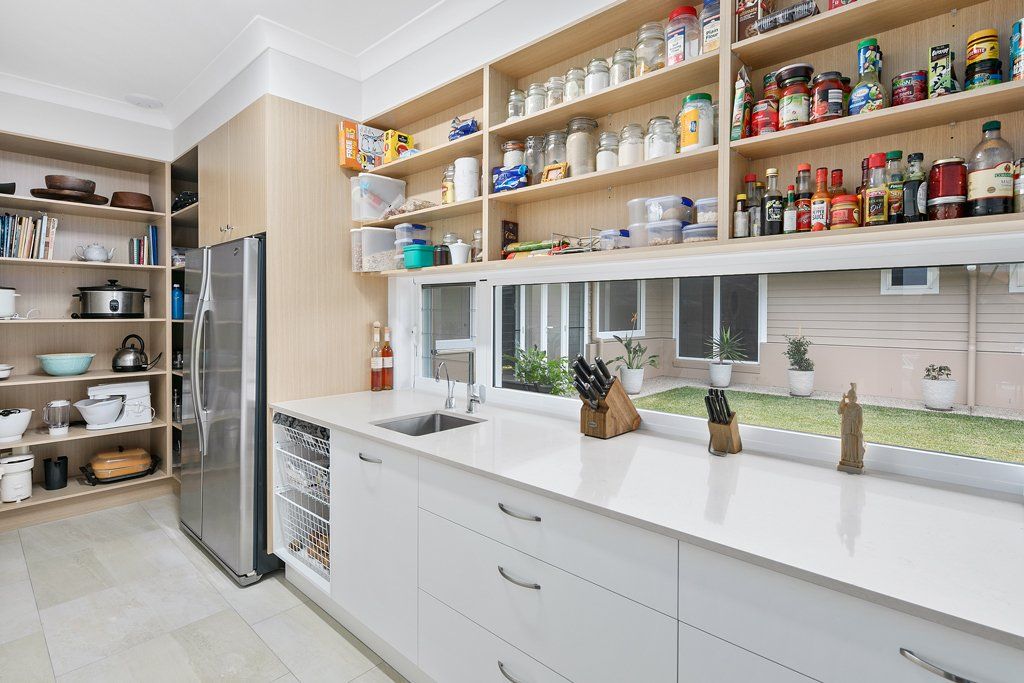 kitchen & pantry