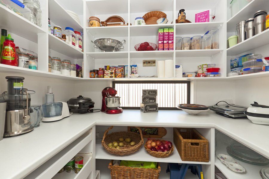 kitchen & pantry
