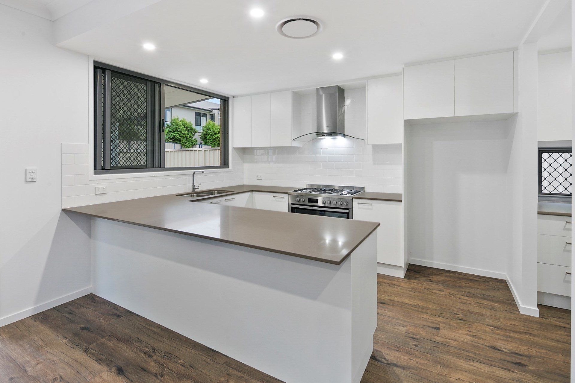 kitchen & pantry