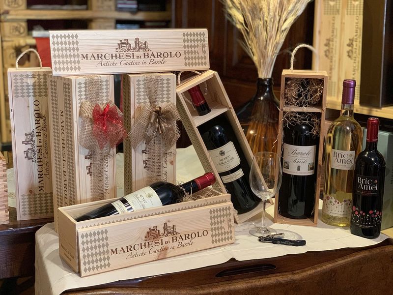 bottiglie di vino con confezione regalo