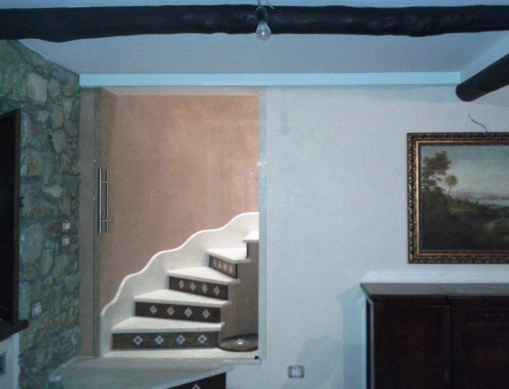 scale decorate